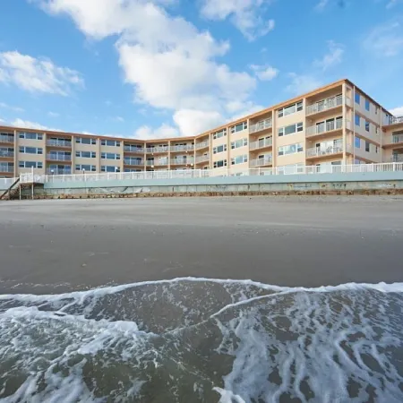 Direct Oceanfront Corner Condo-10 ft to Beach- Fabulous Views -Heated Pool