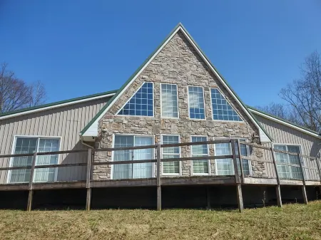 Knotty Knob is your mountain get away! Отели в г. Брэкстон