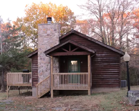 Winetrail Cabin - SIU, Giant City SP, Shawnee Forest, & Cedar Lake minutes away! Hotels in Makanda