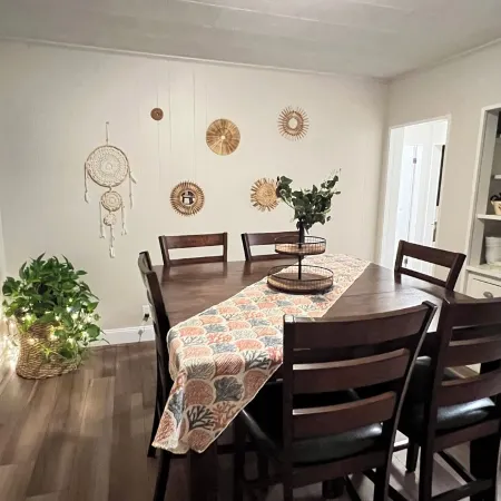 Modern 2Br Home Close to Campus & 10 Min Boston