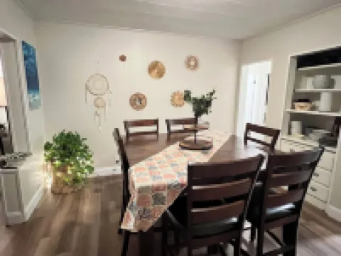 Modern 2Br Home Close to Campus & 10 Min Boston