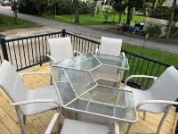 Remodeled home with pontoon rental 2 decks Private beach playground volleyball Hotels in Edgerton