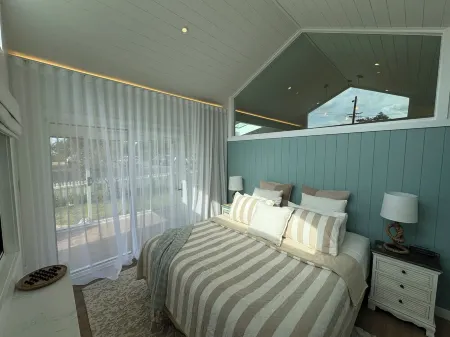 SANDY CORNER - Beach & Lakefront #1 BEST LOCATION