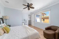 Panoramic ocean views steps away from Juno Beach!