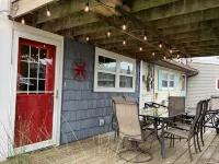 Enjoy a Boathouse on the Bay in the heart of Downtown Sandusky. Hotels near Soda Pop's
