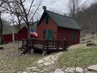 Thornwood Cottage is the perfect little get away Hotels in Allamakee County