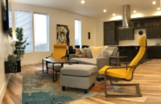 TigersDen - Cozy Modern 3-bedroom Condo on Broadway near Downtown & Campus