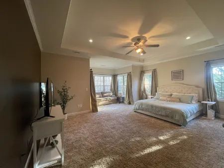 Large Rental in Rumbling Bald Resort on Septic.  No damage. Ready to go!