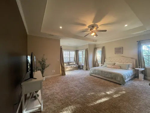 Large Rental in Rumbling Bald Resort on Septic.  No damage. Ready to go!