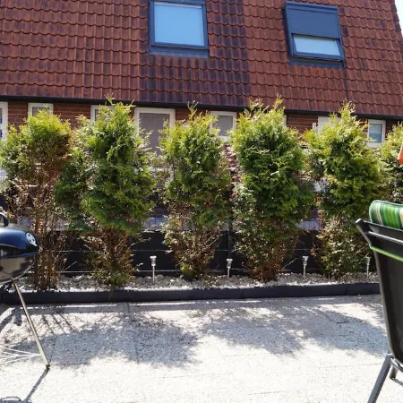 Cozy middle row house near the dike and harbor, children + dogs welcome