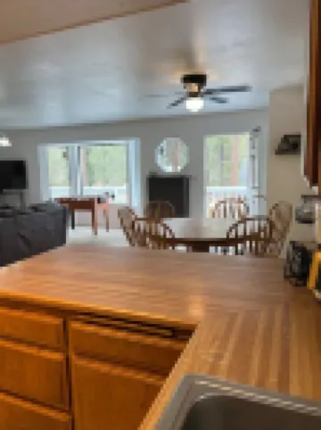 Cozy Wrightwood Home Away From Home-Walk to Town Near Mtn High Ski Resort
