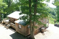 Lake side Abode with a Spectacular year round View of the lake. 🌅