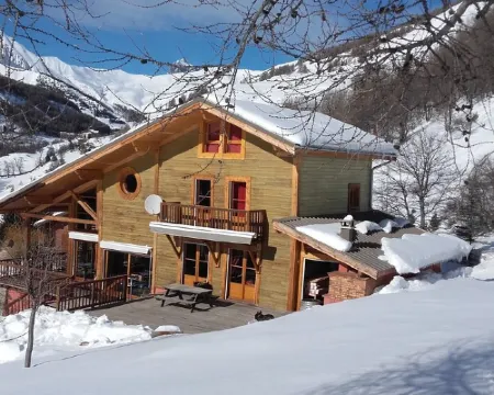 CHALET Lumière Hotels in Allos
