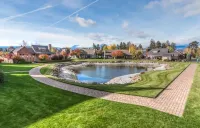 View stunning sunsets and enjoy cozy comfort steps from the heart of Sisters.