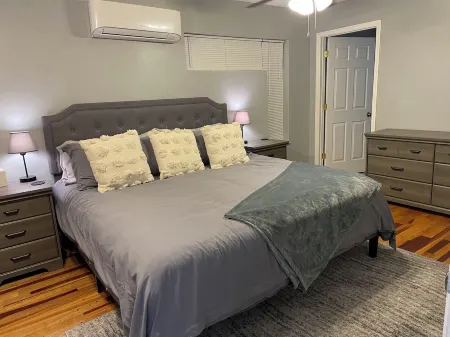 Melbourne, FL Home-Away From Home - Eau Gallie District Отели в г. Мельбурн