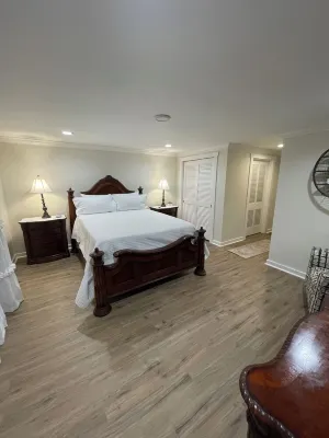 The Lake Life Retreat with Hot Tub