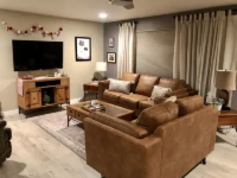 A Quick 5 Minute Drive to the Square!