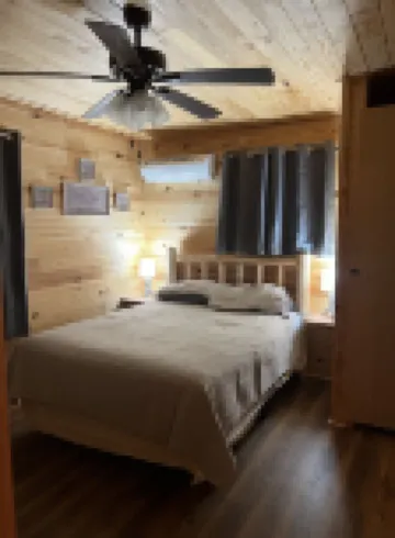 New listingSecluded NEW  Cabin close to Waynesville & Lake Junaluska