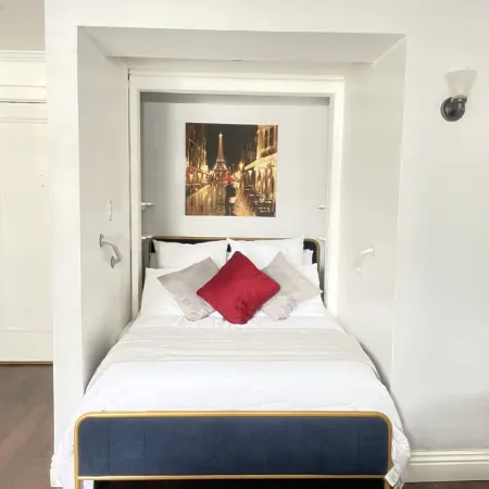 Fantastic sea view apartment in historic building with free parking