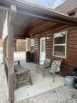 Beautiful Scenic River Cabin just 1/2 mile from Current River!