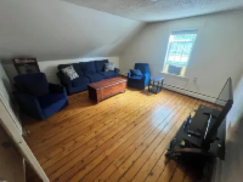 Beautiful Bristol 2BR Apartment Right Next To The Bay