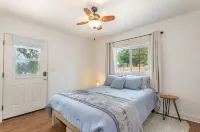 Sweet Yosemite Cottage Near the Park Entrance and Bass Lake Hotels near Designs By Christine