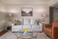 Beautiful Two Bedroom Home in Homewood, Minutes from Samford, Brookwood Hospital