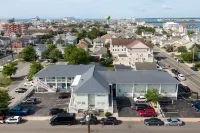 Summer Special Discounts! // Close To The Boardwalk // 2 Parking Spots!