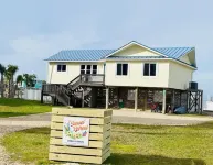 Sunset Retreat - 2 Bedroom, 2 Bath Bayfront home with private pool & Hot Tub