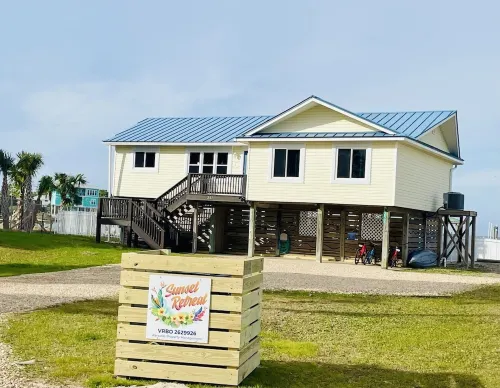 Sunset Retreat - 2 Bedroom, 2 Bath Bayfront home with private pool & Hot Tub