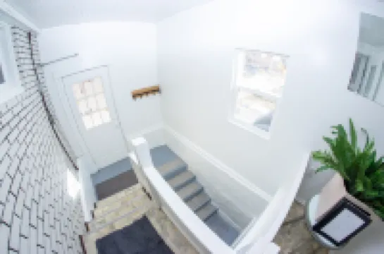 Sugar House Urban Escape: Cozy 3Br Near Mountains w/Wi-Fi & Ample Street Parking