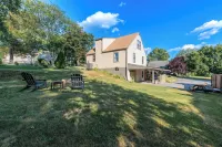 Cozy Lancaster County Retreat: 3 Bedroom, 2 Full Bath w/ AC, WiFi, and Fire Pit