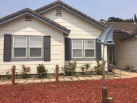 Ione Captains Cottage With 3 separate BEDROOMS Close to Town. Centrally located.