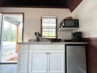 Casita 1, Tiny Home in Wood Area, 1 Mile From Glacier Entrance- 2 Guests
