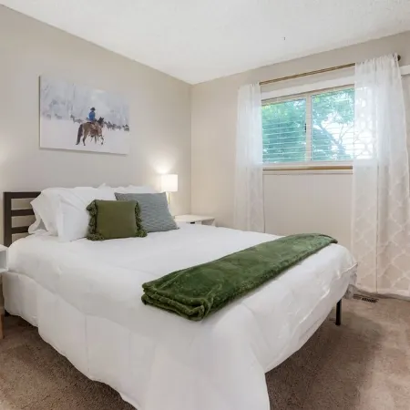Newly Renovated-Spacious-20min to Den& Boulder-HotTub/Game Room/Basketball Court