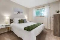 Newly Renovated-Spacious-20min to Den& Boulder-HotTub/Game Room/Basketball Court 프론트 레인지 커뮤니티 대학 주변 호텔