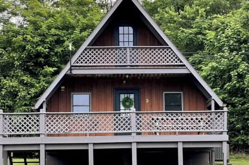 2 Bed, 1 Bath A-Frame Cabin by Cave Run Lake