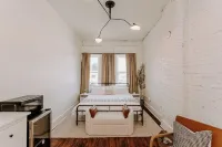 East Main Lofts - Farmhouse 204 Hotels in Madison Township