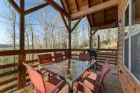 Pet-Friendly Mnt. View Cabin Near River w/ Fire Pit + Hot Tub Sleeps 10