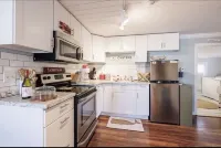 Harbor View Apartment, Boothbay Center, Walk to Shops, Restaurants, Footbridge