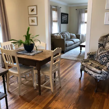 The Wilson House Beautiful Downtown Murfreesboro Cottage Close to MTSU / I 24