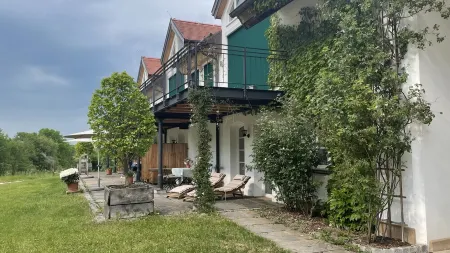 Ferienwohnung Gutshof in Seenähe