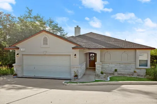 Spend the Holidays at the Lake! SPECIALS! Free Golf Cart! Lake Travis Access! فنادق في Point Venture