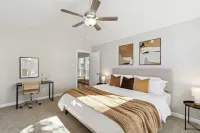 Remodeled Modern Private Boutique Getaway! 3bd/2ba