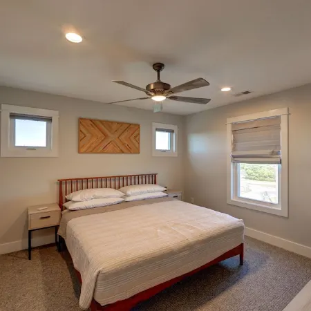 Playroom, Basketball & Pool; Lakefront w/ Sound & Sunset Views; Dog Friendly