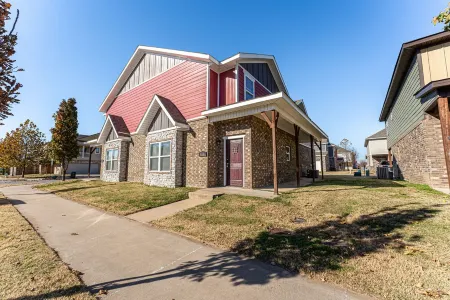 Modern, family-friendly home 10 minutes from the U of A & Dickson Street