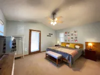 It's a cool summer in Flagstaff! Enjoy the pines in a 3/2 with a king bed