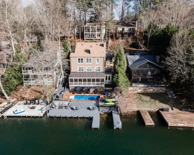 Lakefront -Heated Pool -EV Charger -Dock -Fire Pit -Kayaks -Game Room