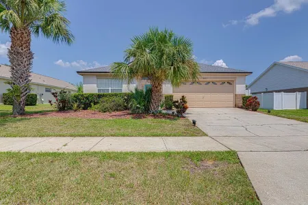 545 -  Beautiful home with private pool and game room. Close to Disney Отели рядом с достопримечательностью «Clermont Performing Arts Center»