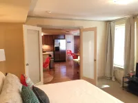 5 minutes from Zoo, Museums, conventions Thunder basketball in Midtown Landmark Hotel di 